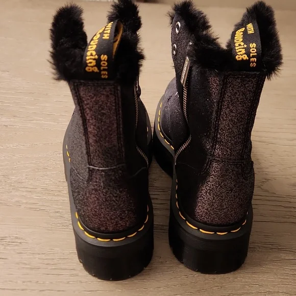 🔥 NWT Dr. Martens Jadon Faux Fur-Lined Distressed Metallic Platform Boots 7 - Picture 3 of 7